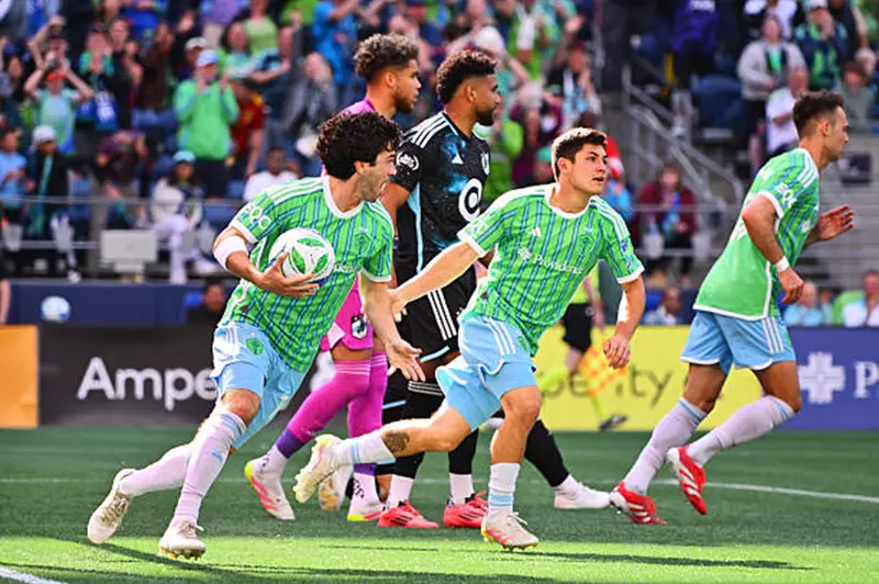 سياتل يرفع صوته ضد توزيع جوائز كأس العالم للأندية بقمصان مميزة: تفاصيل وصور